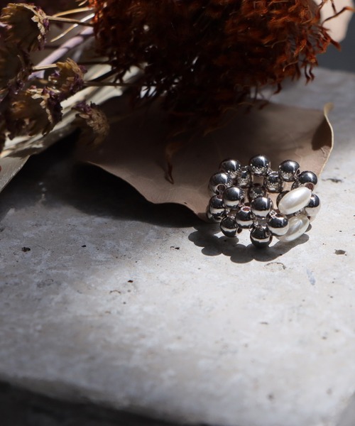 antiqua（アンティカ）の「メタル×パールビーズリング（リング・レディース・シルバー・FREE）」の2枚目の写真