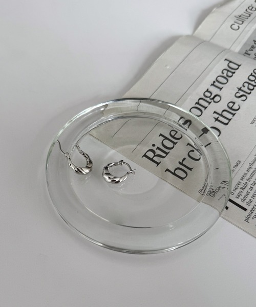 CANAL JEAN（キャナルジーン）の「Pt　レイヤーフープピアス（ピアス（両耳用）・レディース・シルバー・ONE SIZE）」の3枚目の写真