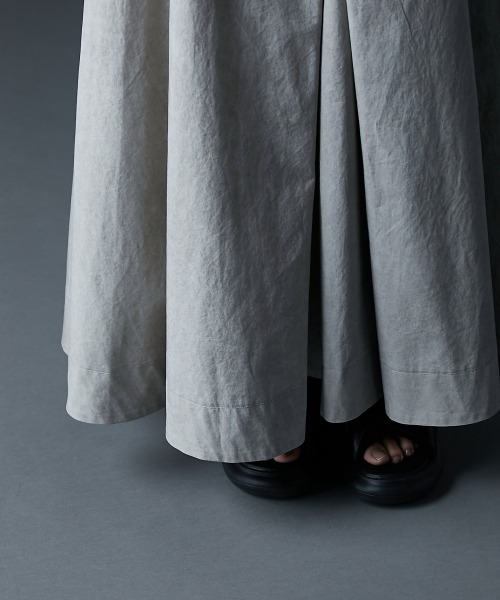 GEVS.（ジェイヴィス）の「タックマキシスカート＜大きいサイズ有＞GEVS.（スカート・レディース・グレイッシュベージュ/グレー・M/L/LL/3L/4L/5L）」の16枚目の写真