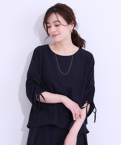 DRESKIP（ドレスキップ）の「【高レビュー/セットアップ可】お袖シャーリング 麻調ブラウス（シャツ/ブラウス・レディース・ライトベージュ/グリーン系/ネイビー・01/02/03/04）」の4枚目の写真