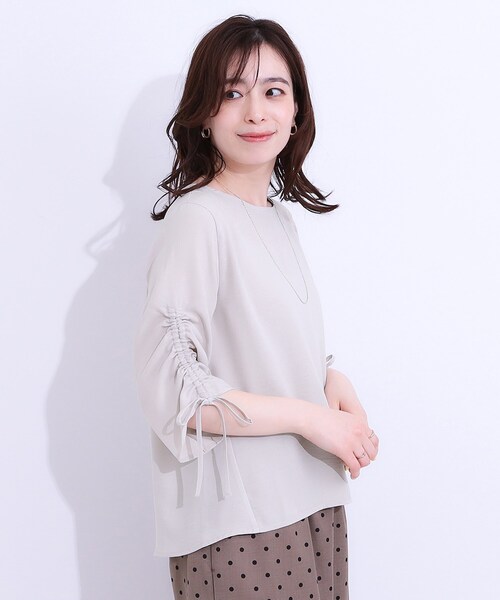 DRESKIP（ドレスキップ）の「【高レビュー/セットアップ可】お袖シャーリング 麻調ブラウス（シャツ/ブラウス・レディース・ライトベージュ/グリーン系/ネイビー・01/02/03/04）」の10枚目の写真