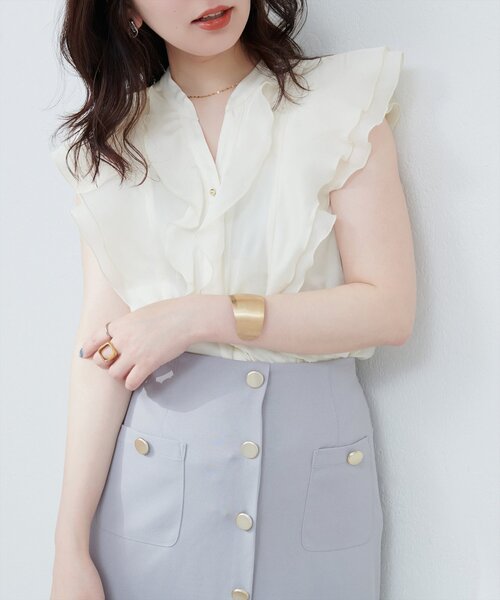 natural couture(ナチュラルクチュール)の「ラッフルフリルキーネックブラウス(シャツ/ブラウス・レディース・グレー/アイボリー/ライトベージュ/ピンク/ブラック/その他1・FREE)」の2枚目の写真