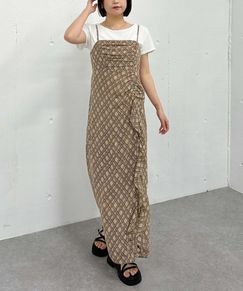 archives(アルシーヴ)の「バイアスチェックキャミワンピース(ワンピース・レディース・ブラウン/ベージュ・MEDIUM)」の12枚目の写真