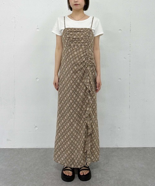 archives(アルシーヴ)の「バイアスチェックキャミワンピース(ワンピース・レディース・ブラウン/ベージュ・MEDIUM)」の20枚目の写真