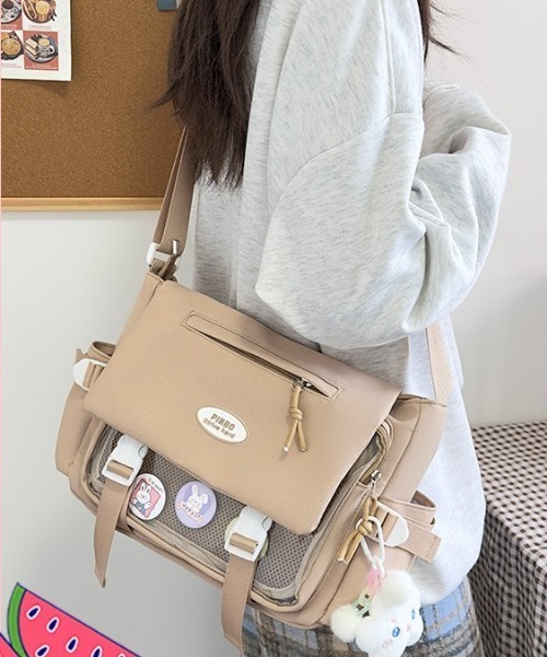 gossip!ロサンゼルス(ゴシップロサンゼルス)の「大容量 クロスボディバッグ 痛バッグ(ショルダーバッグ・レディース・ブラック/オフホワイト/ベージュ・FREE)」の18枚目の写真