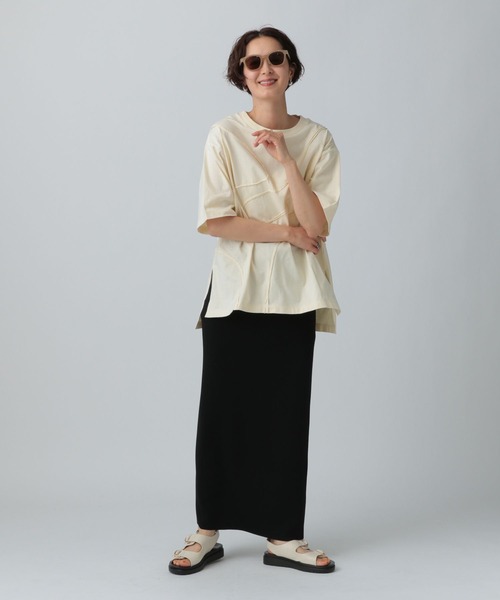 LEPSIM(レプシィム)の「カーブデザインTシャツ 327853(Tシャツ/カットソー・レディース・アイボリー/チャコールグレー/ライトグリーン・FREE)」の4枚目の写真
