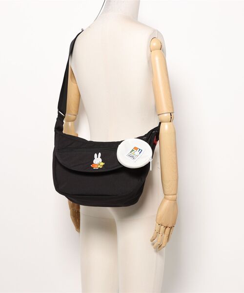 Manhattan Portage(マンハッタンポーテージ)の「DUET SHOULDER BAG 500D CORDURA MIFFY 70TH(ショルダーバッグ・レディース・ブラック・SMALL)」の20枚目の写真