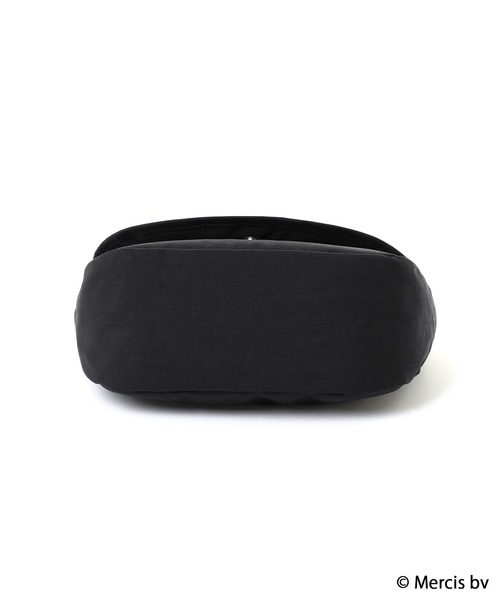 Manhattan Portage(マンハッタンポーテージ)の「DUET SHOULDER BAG 500D CORDURA MIFFY 70TH(ショルダーバッグ・レディース・ブラック・SMALL)」の13枚目の写真