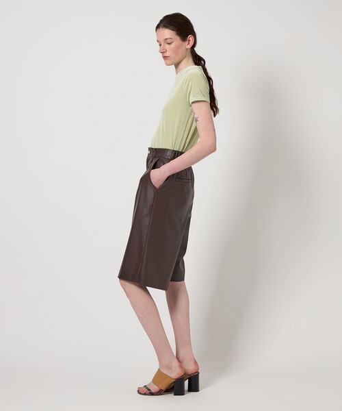 AEWEN MATOPH（イウエン マトフ）の「＜AEWEN MATOPH＞レザーライク ハーフパンツ（その他パンツ・レディース・ダークブラウン/ブラック・36/38）」の8枚目の写真