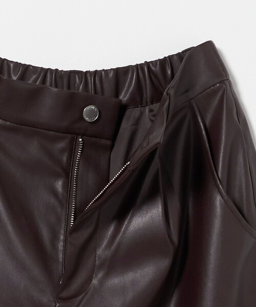 AEWEN MATOPH（イウエン マトフ）の「＜AEWEN MATOPH＞レザーライク ハーフパンツ（その他パンツ・レディース・ダークブラウン/ブラック・36/38）」の15枚目の写真
