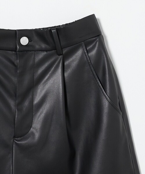 AEWEN MATOPH（イウエン マトフ）の「＜AEWEN MATOPH＞レザーライク ハーフパンツ（その他パンツ・レディース・ダークブラウン/ブラック・36/38）」の20枚目の写真