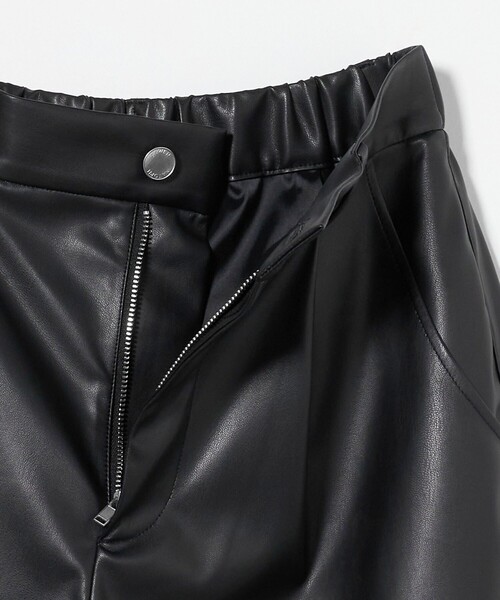 AEWEN MATOPH（イウエン マトフ）の「＜AEWEN MATOPH＞レザーライク ハーフパンツ（その他パンツ・レディース・ダークブラウン/ブラック・36/38）」の21枚目の写真