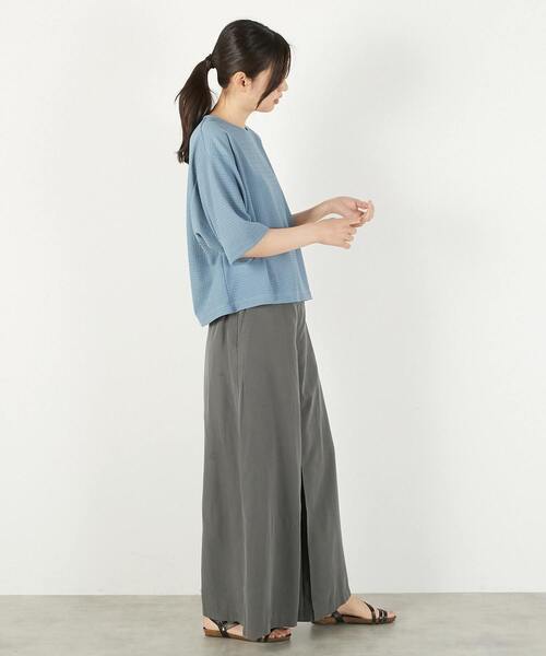 MELROSE claire(メルローズ クレール)の「【テンセルリネンセンタータックフレアパンツ】(その他パンツ・レディース・ネイビー/グレー/イエロー・2/3)」の19枚目の写真