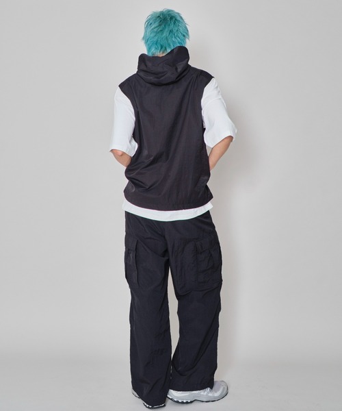 WEGO(ウィゴー)の「WEGO/フードナイロンベスト(ベスト・メンズ・ブラック・MEDIUM/LARGE)」の17枚目の写真