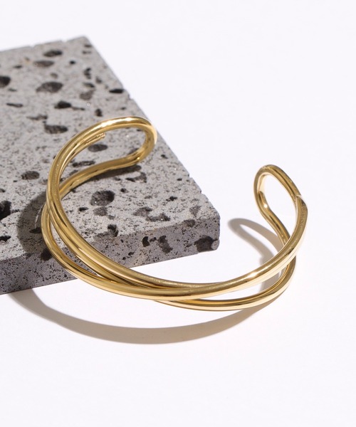 LINFA　（リンファ）の「【アレルギー対応】サージカルステンレス　オープンカーブバングル（バングル/リストバンド・レディース・ゴールド/シルバー・FREE）」の7枚目の写真