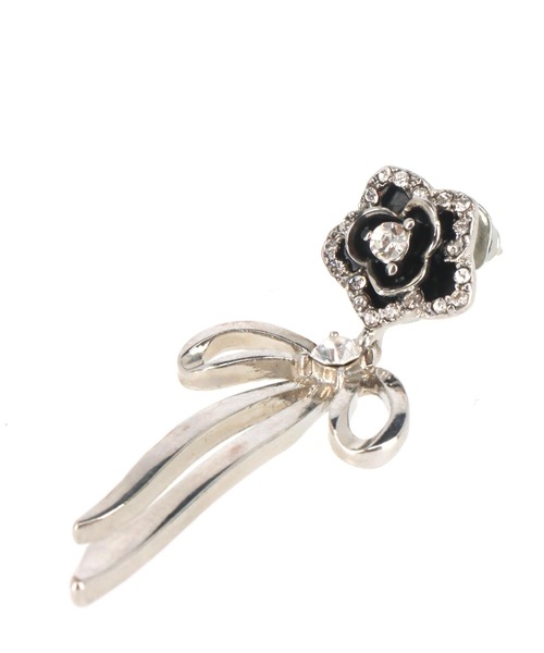 ANAP(アナップ)の「ラインリボン ローズ ピアス(ピアス(両耳用)・レディース・シルバー・FREE)」の6枚目の写真