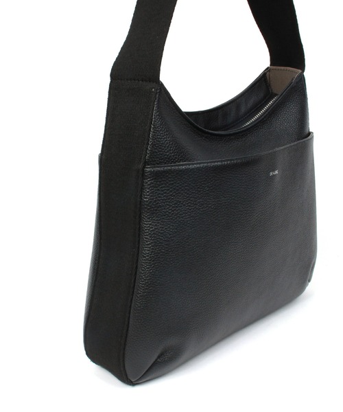 Beau're(ヴュレ)の「BEAURE One ショルダー Flat Bag(ショルダーバッグ・レディース・グレイッシュベージュ/ベージュ/ブラック・FREE)」の18枚目の写真