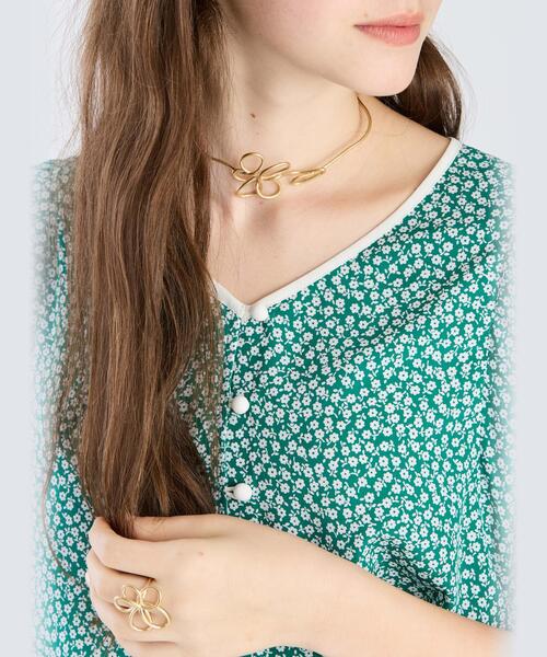 To b. by agnes b.（トゥービーバイアニエスベー）の「フラワー リング（リング・レディース・ゴールド・FREE）」の2枚目の写真