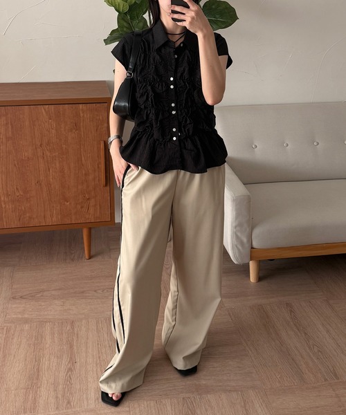 MUHET(ミュエータ)の「double line easy pants / ラインイージーパンツ(スラックス・レディース・チャコールグレー/ベージュ・MEDIUM/LARGE/SMALL)」の4枚目の写真