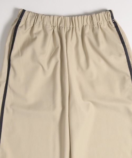 MUHET(ミュエータ)の「double line easy pants / ラインイージーパンツ(スラックス・レディース・チャコールグレー/ベージュ・MEDIUM/LARGE/SMALL)」の3枚目の写真