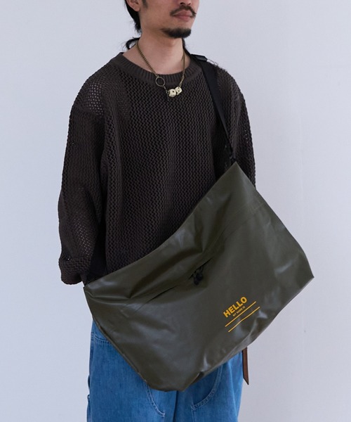 1/2 HALF(ニブンノイチハーフ)の「1/2HALF TARPOLIN MESSENGER Lsize(メッセンジャーバッグ・メンズ・イエロー/オレンジ/レッド/ホワイト/ブルー/ブラック/エメラルド/オリーブ・FREE)」の4枚目の写真
