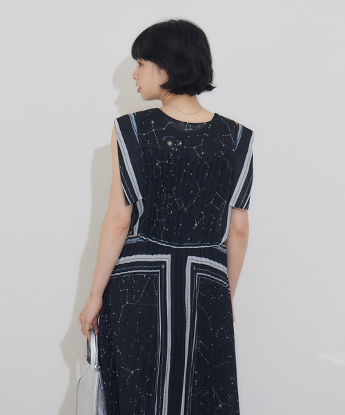 KATHARINE ROSS（キャサリンロス）の「【KATHARINE ROSS】キャサリンロススタープリントワンピース（ワンピース・レディース・ブラック/アイボリー・MEDIUM）」の13枚目の写真