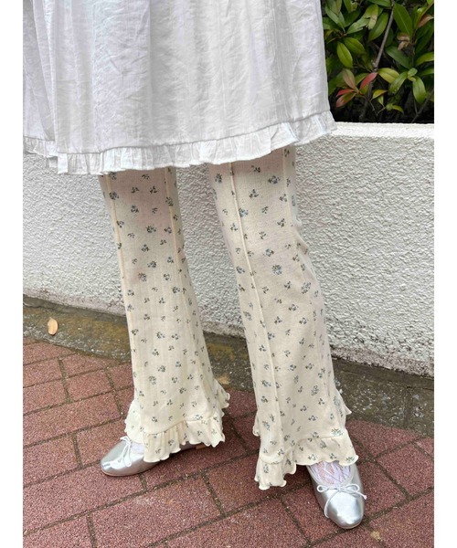 WC(ダブル シー)の「《2025新作》リトルフラワーフリルフレアパンツ(その他パンツ・レディース・ピンク/グレー/アイボリー・FREE)」の14枚目の写真