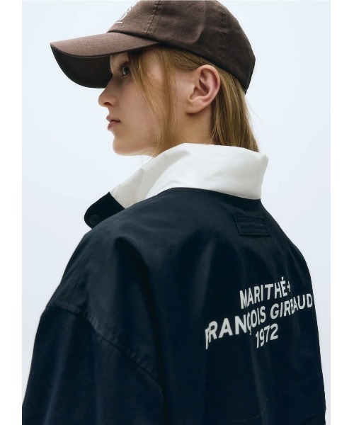 MARITHE + FRANCOIS GIRBAUD（マリテフランソワジルボー）の「LETTERING LOGO SAILING JUMPER（ブルゾン・レディース・ダークネイビー/ダークグリーン・SMALL/MEDIUM/LARGE/X-LARGE）」の3枚目の写真