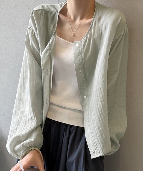 ReRe(リリ)の「ノーカラー長袖ブラウス(シャツ/ブラウス・レディース・ライトブルー/オフホワイト/セージグリーン/ライトイエロー・MEDIUM)」の22枚目の写真