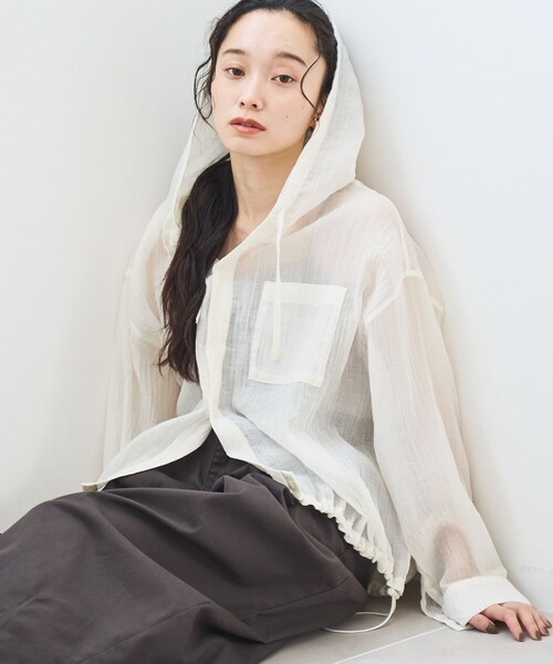 coen(コーエン)の「シアーワッシャーフーディシャツ(シャツ/ブラウス・レディース・オフホワイト/ブラック/ベージュ・L/M)」の4枚目の写真