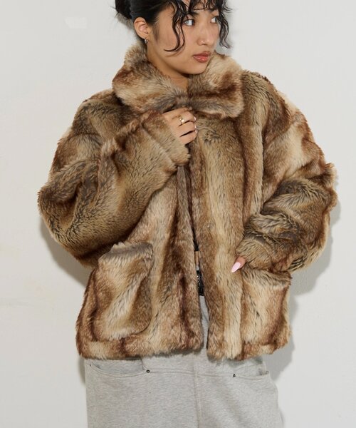 WHO'S WHO gallery（フーズフーギャラリー）の「【2サイズ展開】FAUX JACKET/ファージャケット（その他アウター・レディース・ブラウン/オフホワイト/ダークブラウン・LARGE/MEDIUM）」の4枚目の写真
