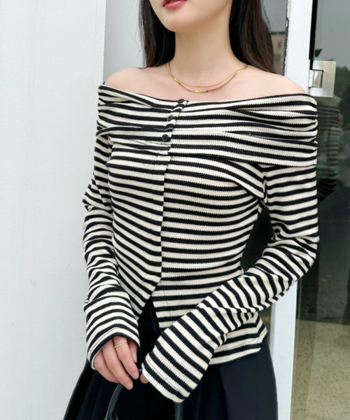 Ada.(エイダ)の「オフショル 長袖 ボタンデザイン トップス(Tシャツ/カットソー・レディース・ベージュ系その他/ホワイト/ブラック×ホワイト/ブラック・FREE)」の6枚目の写真