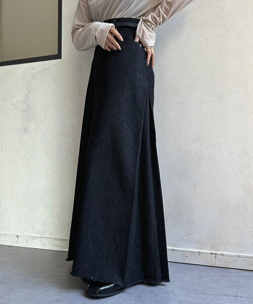 Thevon（ゼボン）の「サイドタックデニムスカート（スカート・レディース・ネイビー/ブラック・M）」の3枚目の写真