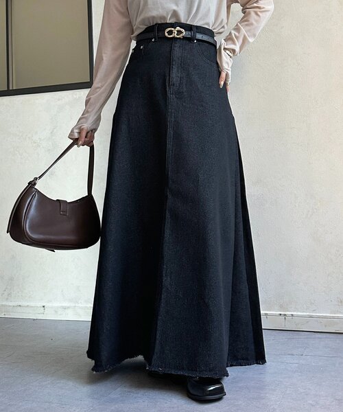 Thevon（ゼボン）の「サイドタックデニムスカート（スカート・レディース・ネイビー/ブラック・M）」の4枚目の写真