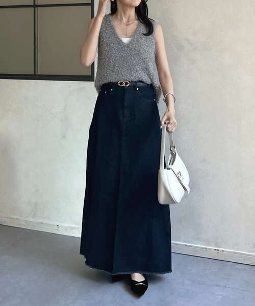 Thevon（ゼボン）の「サイドタックデニムスカート（スカート・レディース・ネイビー/ブラック・M）」の16枚目の写真