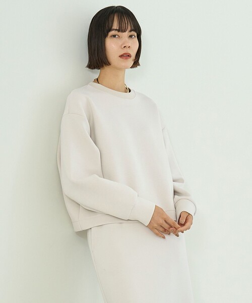 UNFILO(アンフィーロ)の「【2WAY】BEAUTY FORM JERSEY ハーフZIP プルオーバー(パーカー・レディース・ダークブラウン系/ブルー系/ライトグレー系/ベージュ系/グレー系/ブラック系・MEDIUM/SMALL)」の5枚目の写真