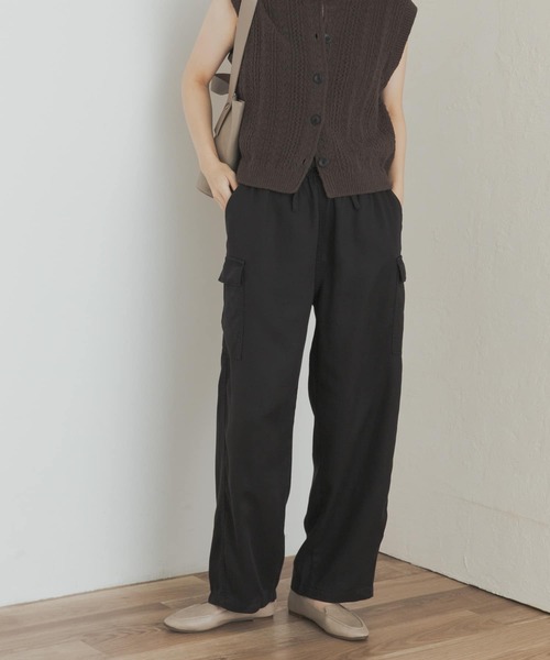 URBAN RESEARCH DOORS(アーバンリサーチドアーズ)の「イージーカーゴパンツ(その他パンツ・レディース・カーキ/ブラック・MEDIUM/SMALL)」の2枚目の写真