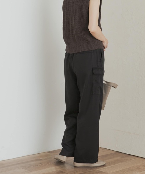 URBAN RESEARCH DOORS(アーバンリサーチドアーズ)の「イージーカーゴパンツ(その他パンツ・レディース・カーキ/ブラック・MEDIUM/SMALL)」の4枚目の写真
