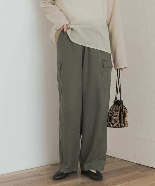 URBAN RESEARCH DOORS(アーバンリサーチドアーズ)の「イージーカーゴパンツ(その他パンツ・レディース・カーキ/ブラック・MEDIUM/SMALL)」の7枚目の写真