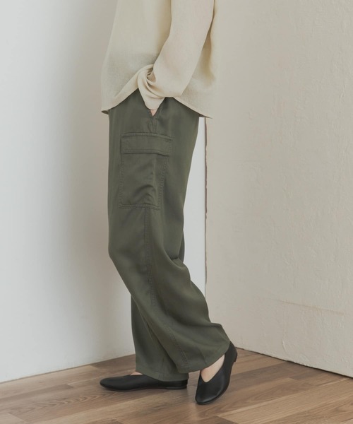 URBAN RESEARCH DOORS(アーバンリサーチドアーズ)の「イージーカーゴパンツ(その他パンツ・レディース・カーキ/ブラック・MEDIUM/SMALL)」の8枚目の写真