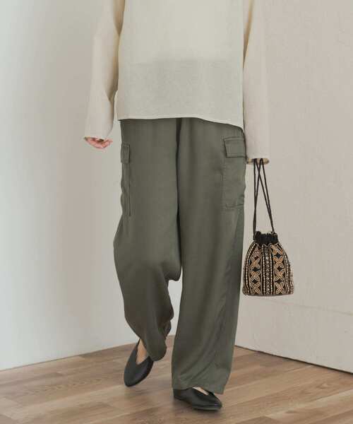 URBAN RESEARCH DOORS(アーバンリサーチドアーズ)の「イージーカーゴパンツ(その他パンツ・レディース・カーキ/ブラック・MEDIUM/SMALL)」の10枚目の写真