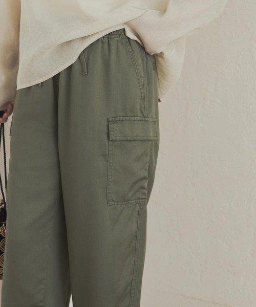 URBAN RESEARCH DOORS(アーバンリサーチドアーズ)の「イージーカーゴパンツ(その他パンツ・レディース・カーキ/ブラック・MEDIUM/SMALL)」の12枚目の写真