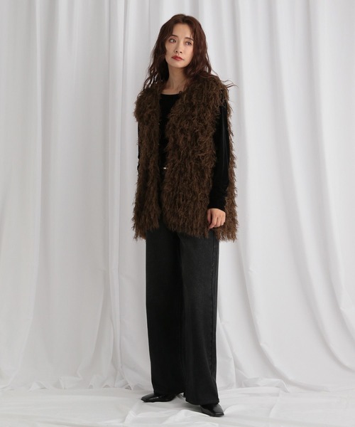 mysty woman（ミスティウーマン）の「シャギーベスト 577040（ベスト・レディース・オフホワイト/ブラウン・FREE）」の4枚目の写真