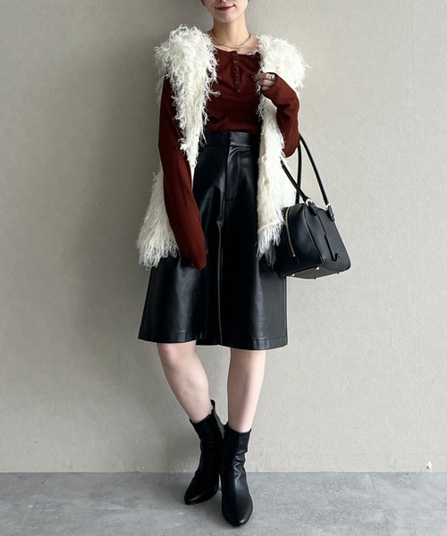 mysty woman（ミスティウーマン）の「シャギーベスト 577040（ベスト・レディース・オフホワイト/ブラウン・FREE）」の5枚目の写真