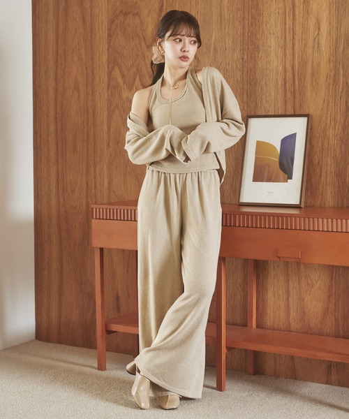 LAULEN(ローレン)の「halter neck relax 3set /ホルターネックリラックス3点セット(セットアップ・レディース・ベージュ/ブラック・FREE)」の1枚目の写真