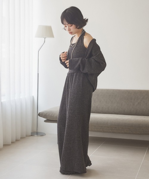 LAULEN(ローレン)の「halter neck relax 3set /ホルターネックリラックス3点セット(セットアップ・レディース・ベージュ/ブラック・FREE)」の2枚目の写真