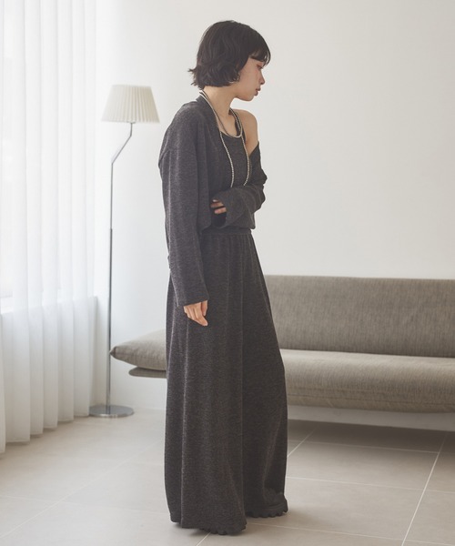 LAULEN(ローレン)の「halter neck relax 3set /ホルターネックリラックス3点セット(セットアップ・レディース・ベージュ/ブラック・FREE)」の4枚目の写真