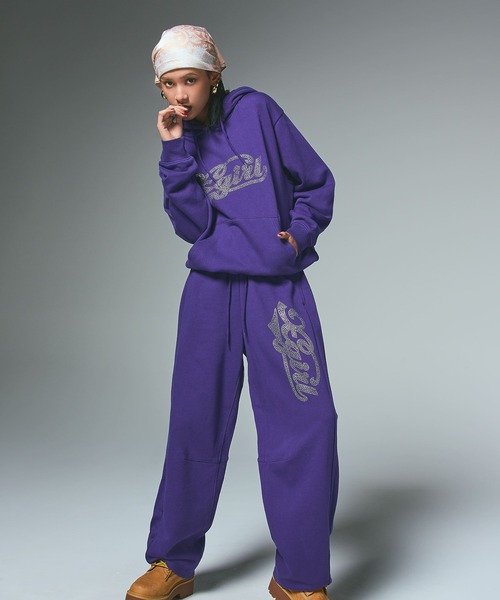 X-girl（エックスガール）の「RHINESTONE CURSIVE LOGO SWEAT HOODIE（パーカー・レディース・アッシュ/ブラック/パープル・S/M/L）」の5枚目の写真