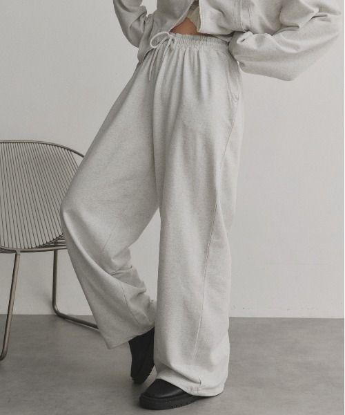 ad thie（アドティエ）の「スウェット イージー ワイドパンツ（スウェットパンツ・レディース・ブラック/杢グレー/オートミール/ブラウン/チャコール・LARGE/MEDIUM）」の17枚目の写真