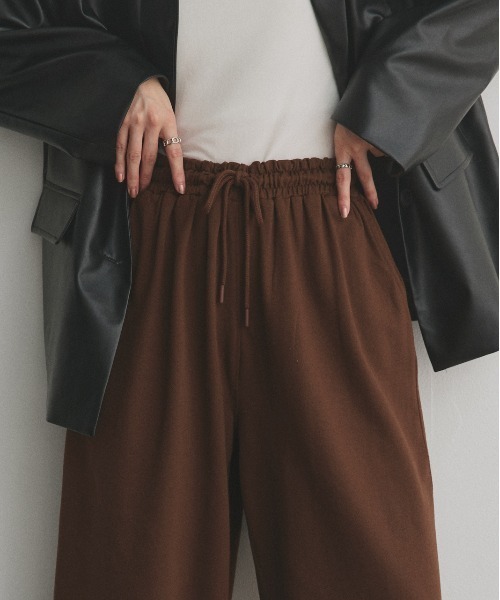 ad thie（アドティエ）の「スウェット イージー ワイドパンツ（スウェットパンツ・レディース・ブラック/杢グレー/オートミール/ブラウン/チャコール・LARGE/MEDIUM）」の22枚目の写真